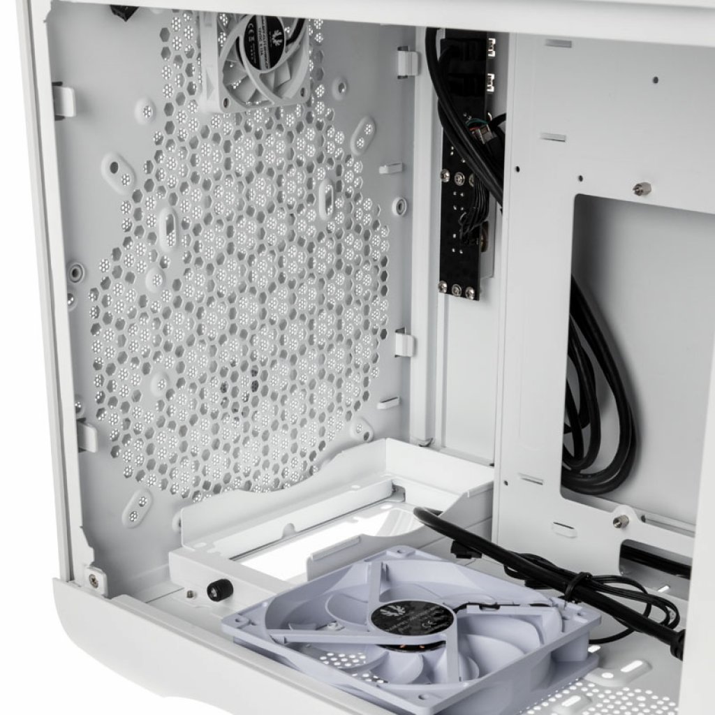 [24/09/2021] Bitfenix Prodigy M 2022: Modernisierte Neuauflage des Gehäuseklassikers (12)