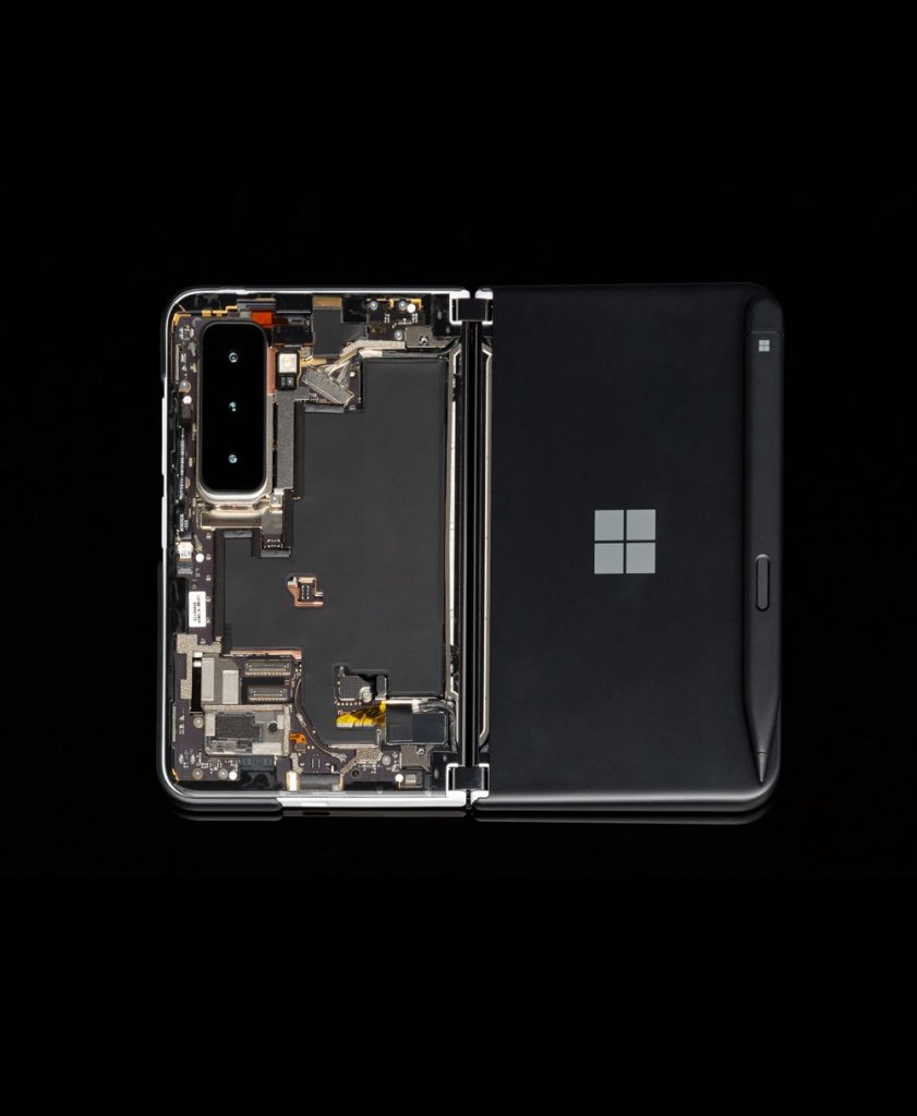 [23/09/2021] Microsoft Surface Duo 2 Dualscreen Smartphone 04