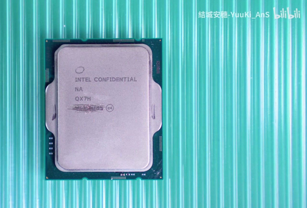 [20/10/2021] Core i9-12900K: Benchmark-Leak - mit OC und 330 W am Ryzen 9 5950X vorbei (4)