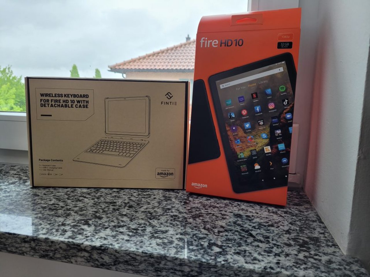 [22/11/2021] Amazon Fire HD10 mit Bluetooth-Tastatur Dock