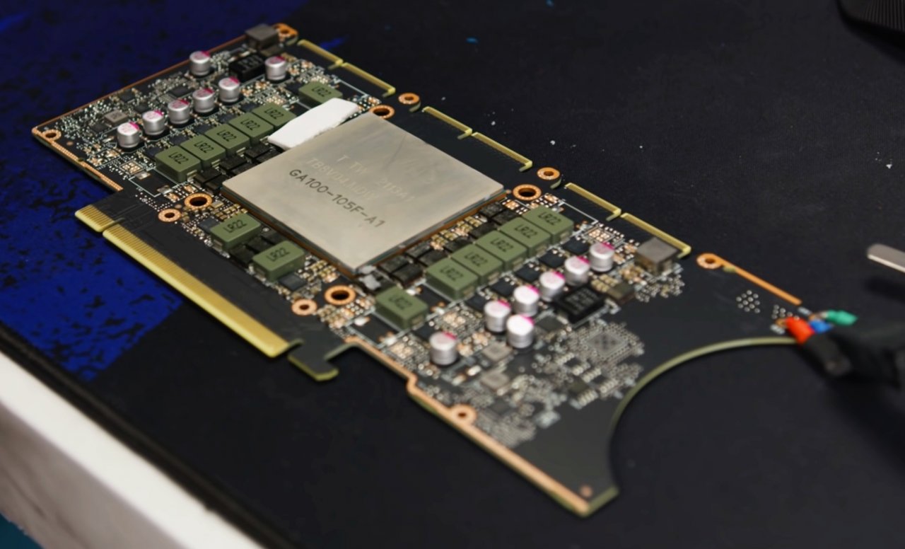 [25/11/2021] Nvidia CMP 170HX: Das PCB mit dem monströsen Heatspreader