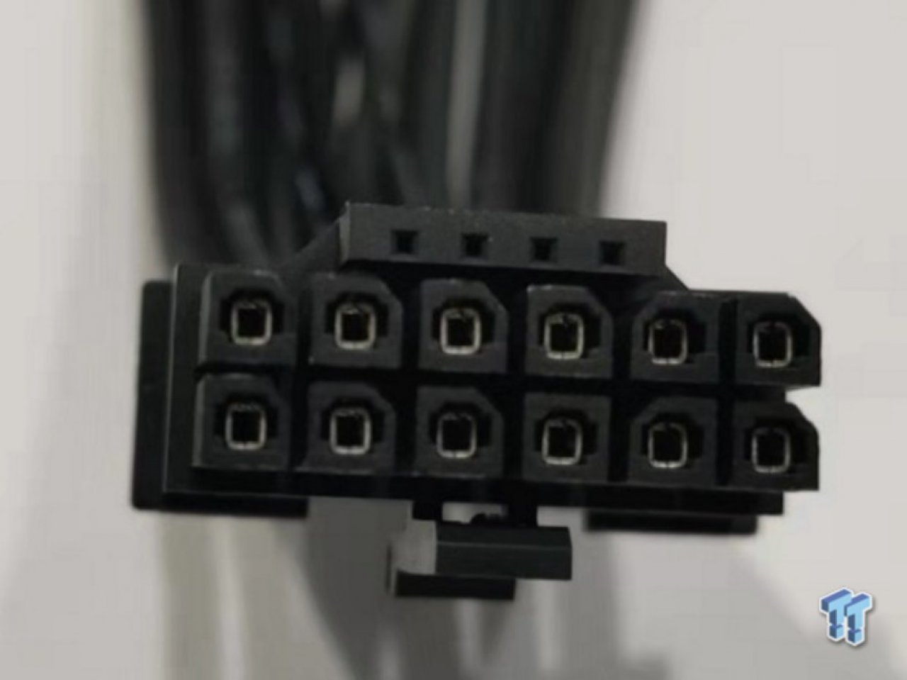 [03/11/2021] PCI-Express 5.0: Neuer Stromstecker passt zu RTX-30-FE-Grafikkarten