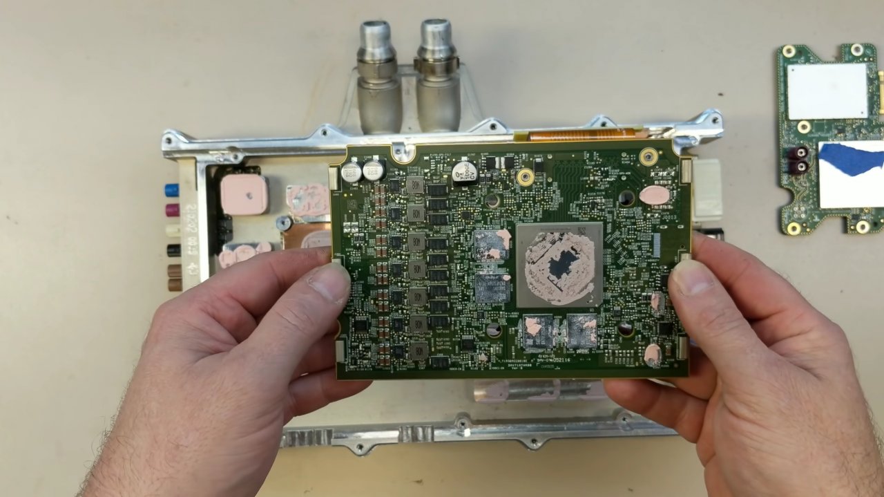 [07/11/2021] Radeon RDNA-2-Grafikchip in Teslas MCU-Version 3