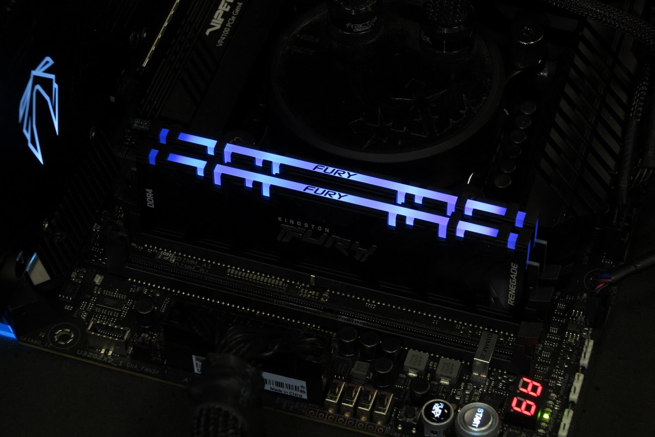 [21/12/2021] Kingston Fury Renegade RGB KF436C16RB1AK2/32