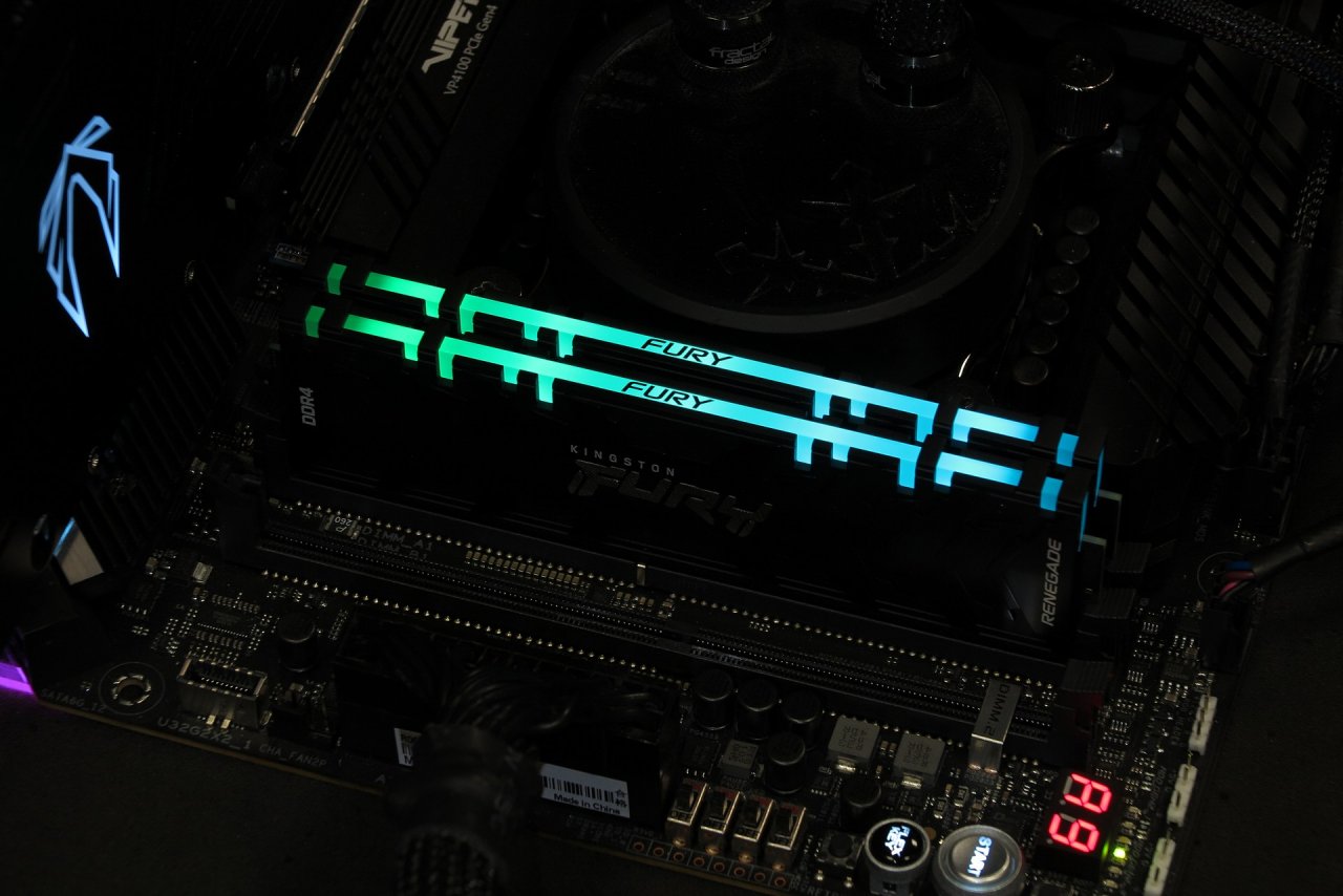 [21/12/2021] Kingston Fury Renegade RGB KF436C16RB1AK2/32