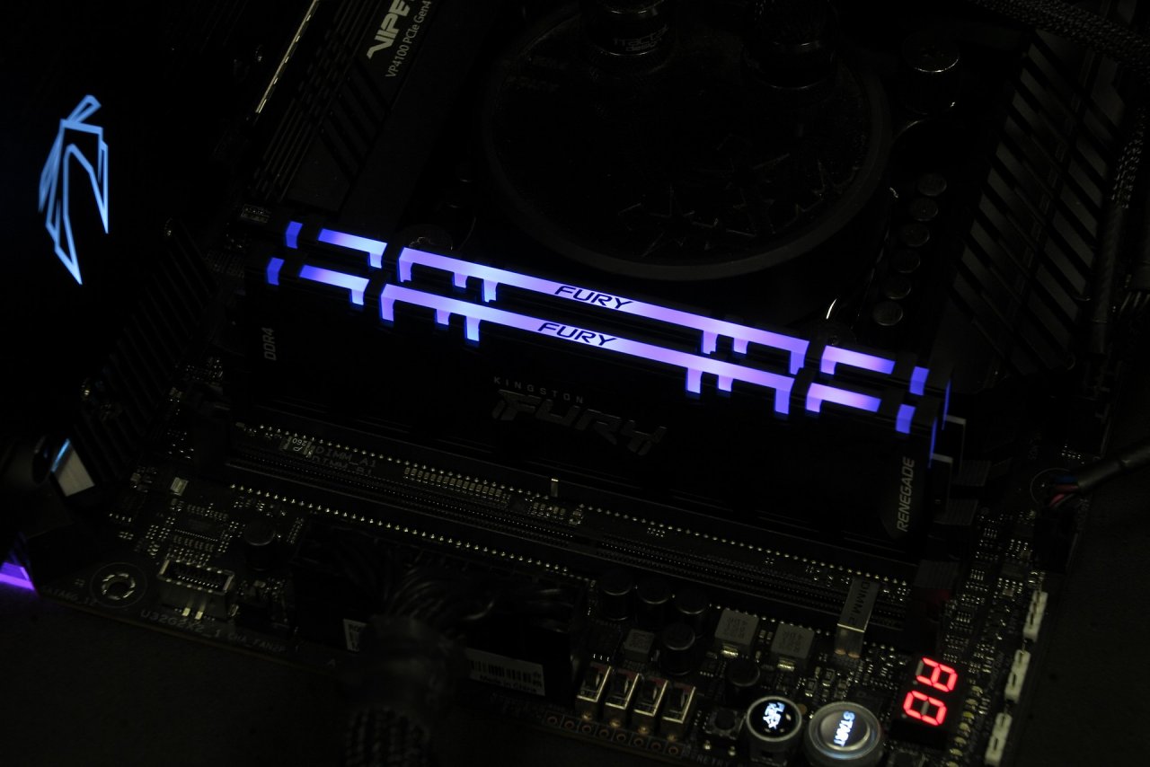 [21/12/2021] Kingston Fury Renegade RGB KF436C16RB1AK2/32