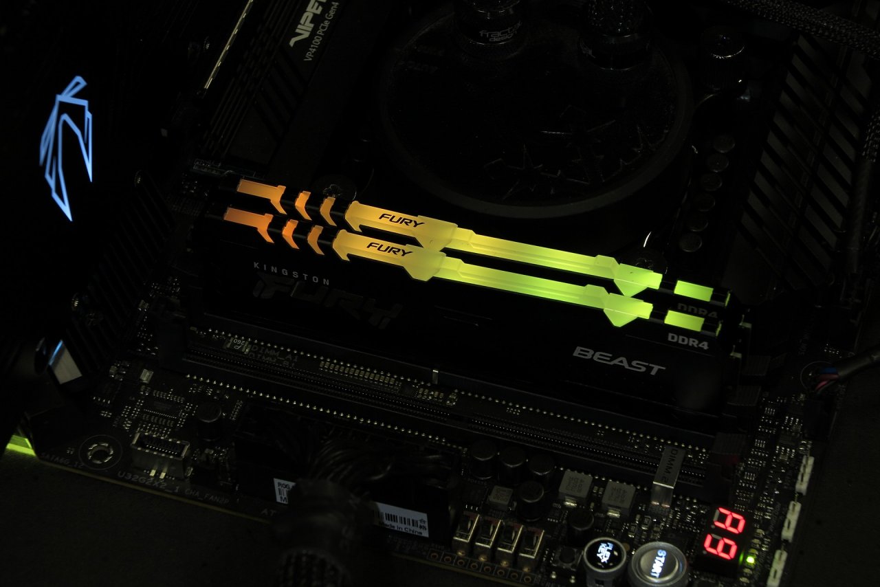 [21/12/2021] Kingston Fury Beast RGB KF436C18BBAK2/64