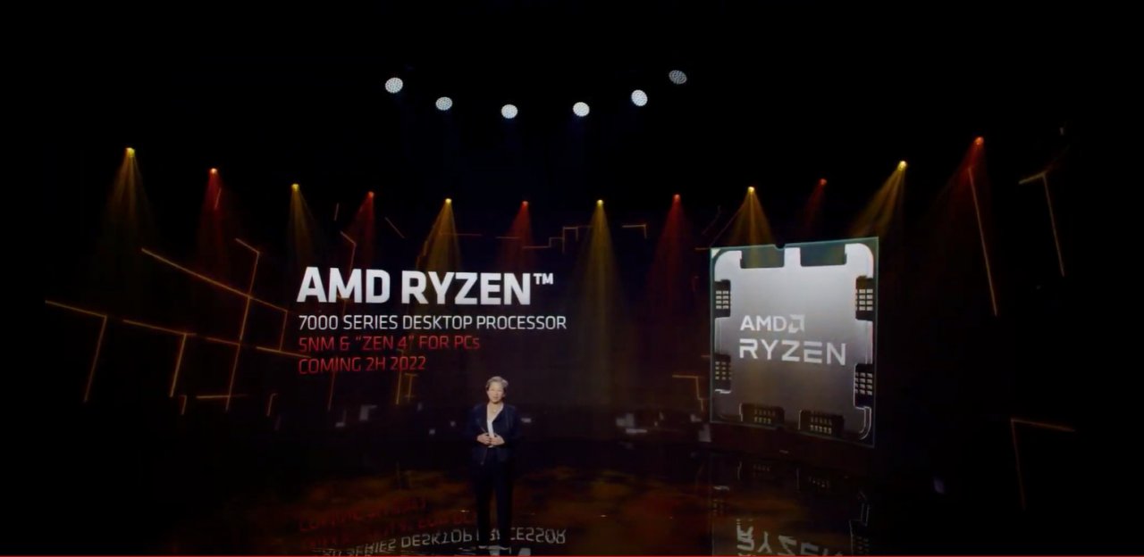 [04/01/2022] AMD-CEO Lisa Su zeigt einen Ryzen-7000-Prototypen (2)