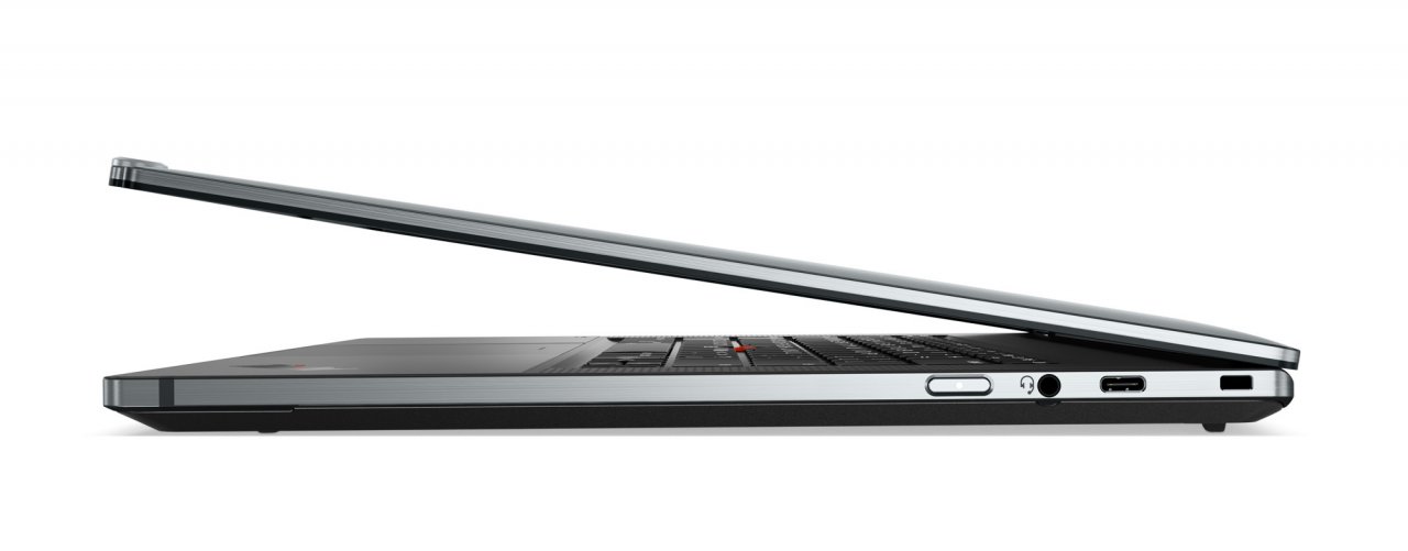 [05/01/2022] Lenovo Thinkpad Z16 Ports rechte Seite mit Klinke und USB-C 4.0