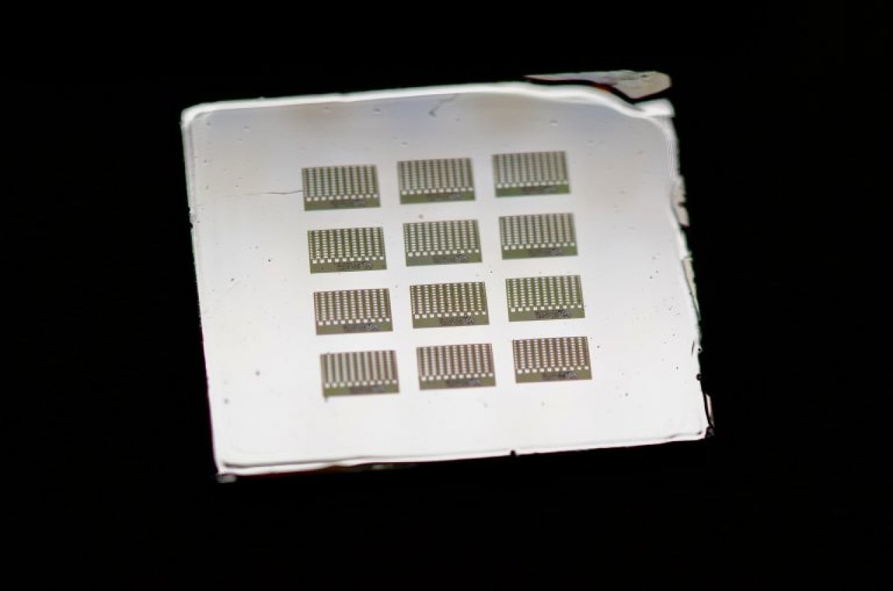 [24/01/2022] 1200 Transistoren: Student fertigt eigenen Chip in seiner Garage (1)