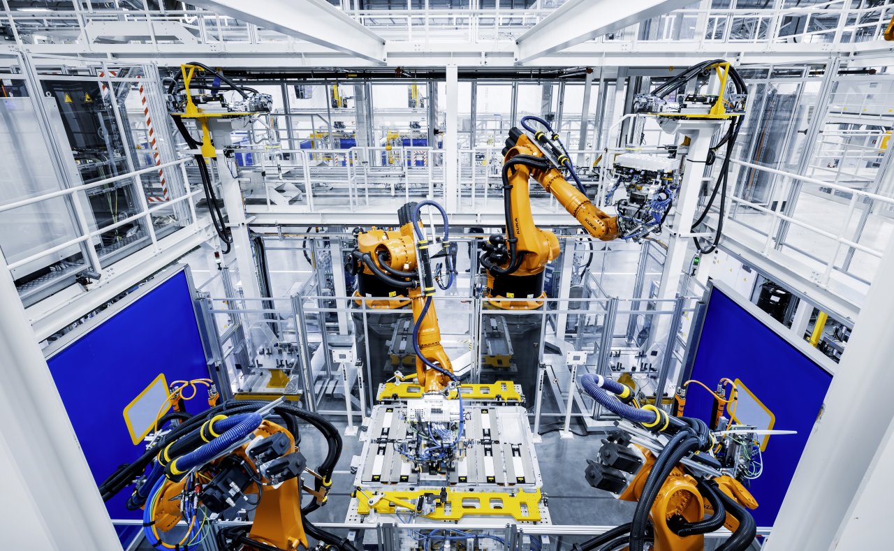 [16/03/2022] Batteriefertigung in Bibb County Alabama USA mit Robotereinsatz