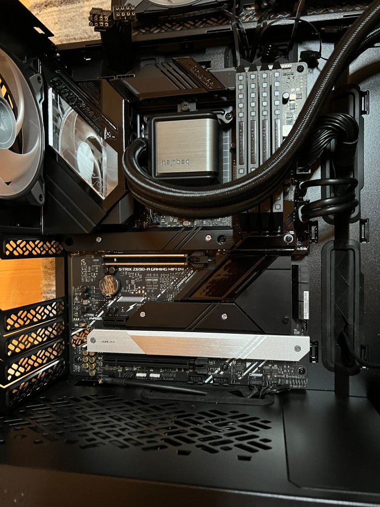 [07/03/2022] Mainboard-Gestaltung: Umlackierung von Kühlkörpern im PCGHX-Forum (5)