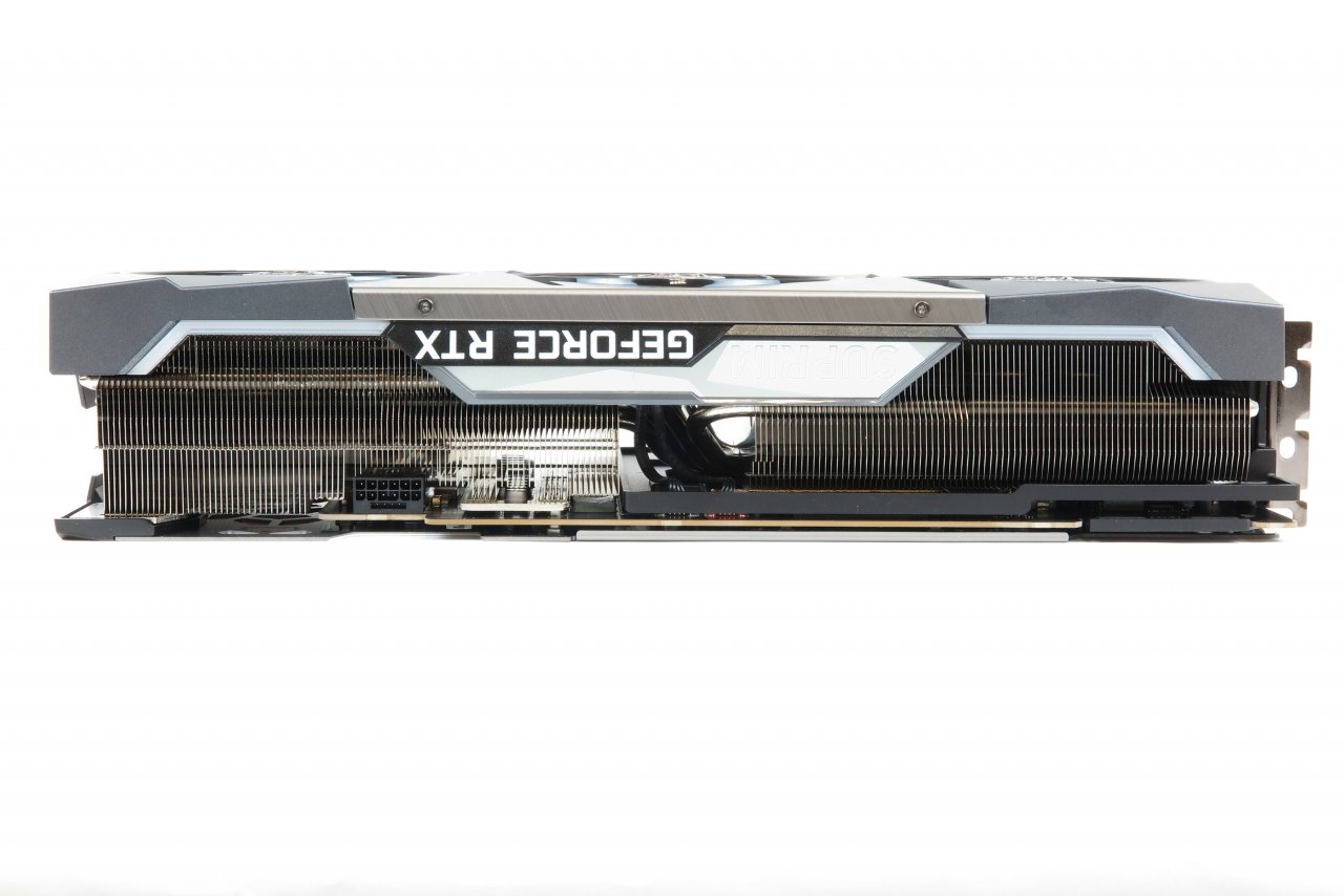 [28/03/2022] Nvidia Geforce RTX 3090 Ti im Test: Ampere will es mit 450 Watt und 2.249 Euro UVP noch einmal wissen (4)