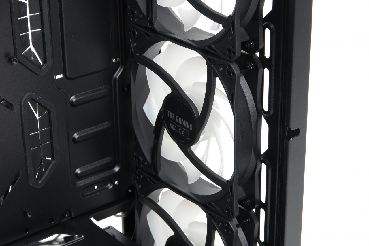 [08/04/2022] Asus TUF GT301: Midi-Case mit Militärlook im Test (28)
