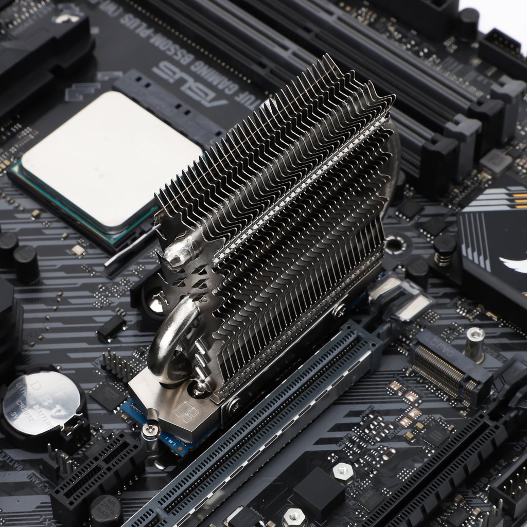 [04/04/2022] Für M.2-NVMe-SSDs hat Hersteller Thermalright aus Taiwan jetzt einen neuen, gewaltigen Kühler im Sortiment. (5)