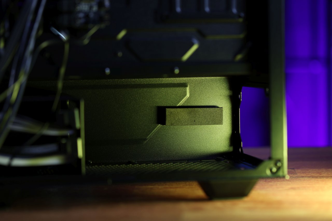 Asus TUF GT301: Midi-Case mit Milit&auml;rlook im Test (4)