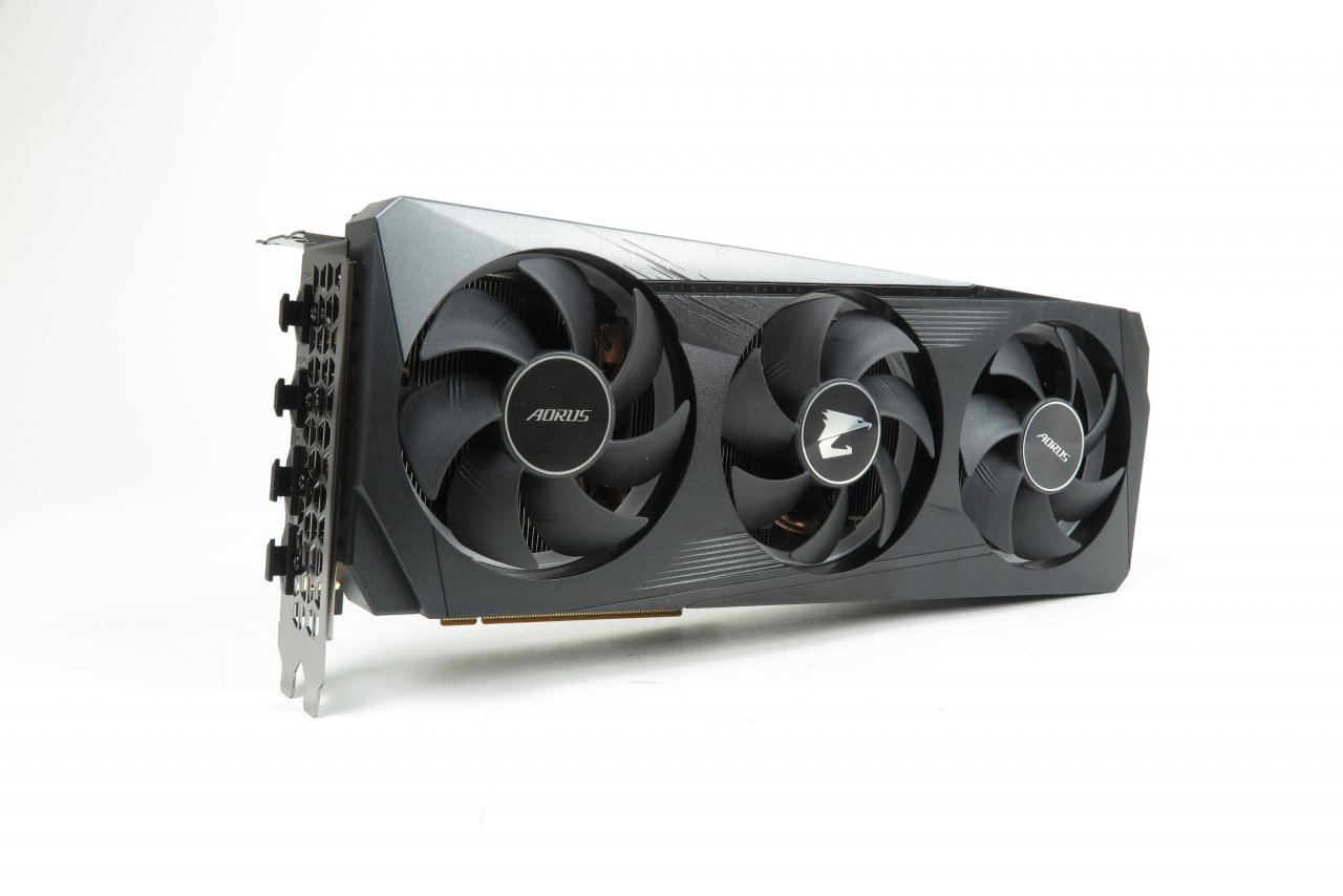 [09/05/2022] Radeon RX 6750 XT: Die neue AMD-Oberklasse liegt um lediglich vier Prozent vor der RX 6700 XT und ist daher (momentan) zu teuer für das Gebotene - 6700-XT-Karten starten schon ab 500 Euro und sind damit attraktiv. XXL-Test und Vergleich mehrerer Modelle mit RX 6650 XT, RX 6750 XT und RX 6950 XT.