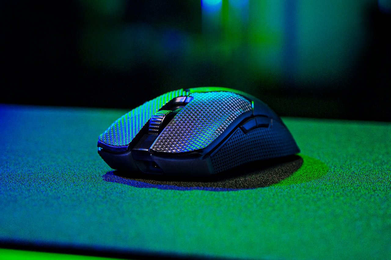 [11/05/2022] Razer hat die neue Viper-V2-Pro-Gaming-Maus auf den Markt gebracht. Mit einem Gewicht 58 Gramm ließe sich mit ihr Tennis spielen. (3)