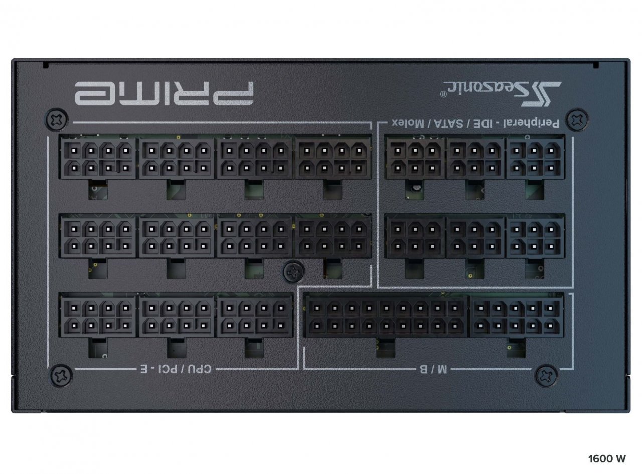 [11/07/2022] Anschlüsse der 1.600-W-Netzteile.