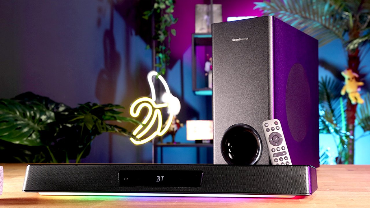 [31/08/2022] Der Sound Blaster Katana V2 bringt einen Subwoofer mit und sorgt durch RGB für Stimmung.