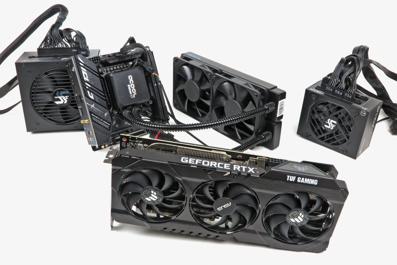 [11/08/2022] Das neue Testsystem seit Juli 2022 im Blick: Intel Core i7-12700K (PL1/2: 160 W), Asus ROG Strix B660-i Gaming WiFi, Asus TUF Gaming RTX 3080 12G, 2 x 16 GiB DDR5-5600 CL36 Corsair Vengeance, Alphacool Eisbaer LT 240, Seasonic Focus PX-850 (ATX, links)/SGX-750 (SFX).
