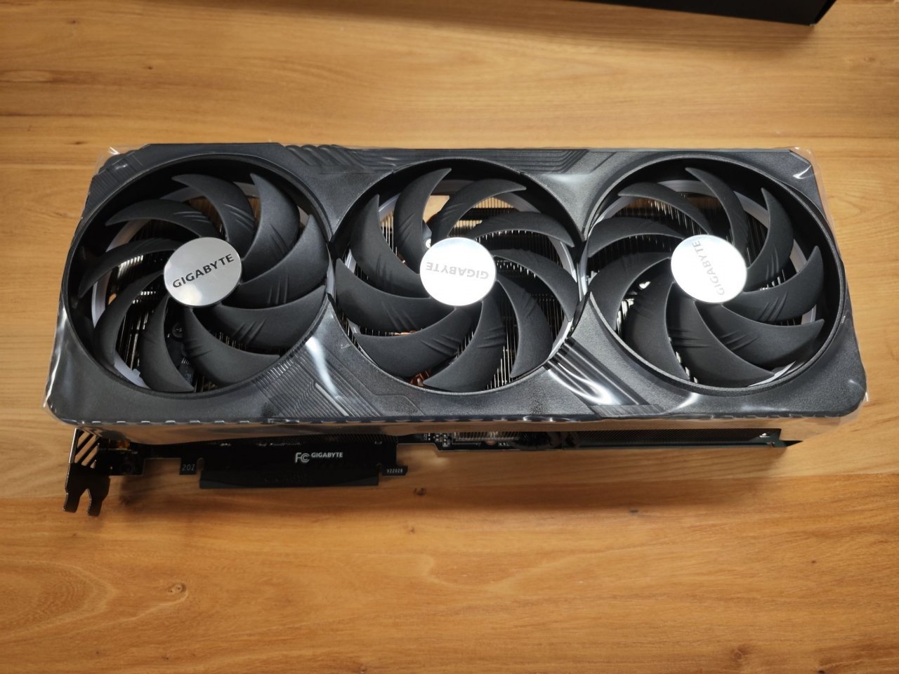 [27/09/2022] In Hongkong wird derweil ein Gigabyte-Modell des neuen Ada-Lovelace-Flaggschiffs Geforce RTX 4090 angeboten. Der Preis lässt allerdings aufhorchen. (6)