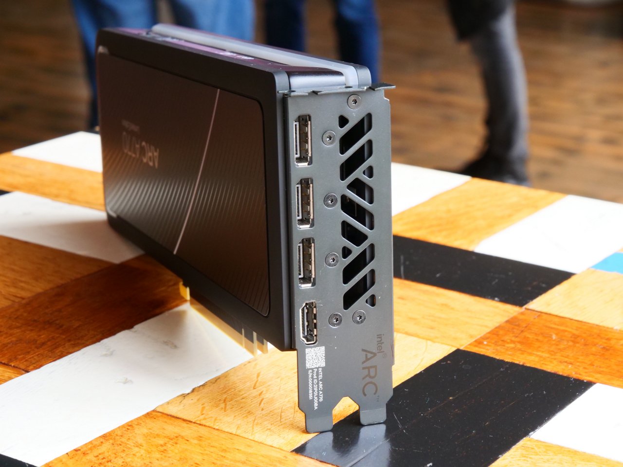 [01/09/2022] Intel Arc A770 Limited Edition 16GB Hands-on (3)
