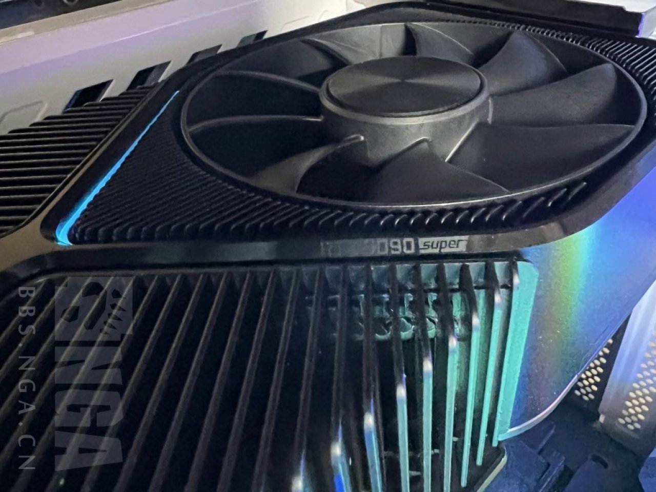 [05/09/2022] Fotos zu einer geplanten RTX 3090 Super und einer RTX 3080 20GB sind nun auf Twitter und in einem chinesischen Forum geteilt worden.