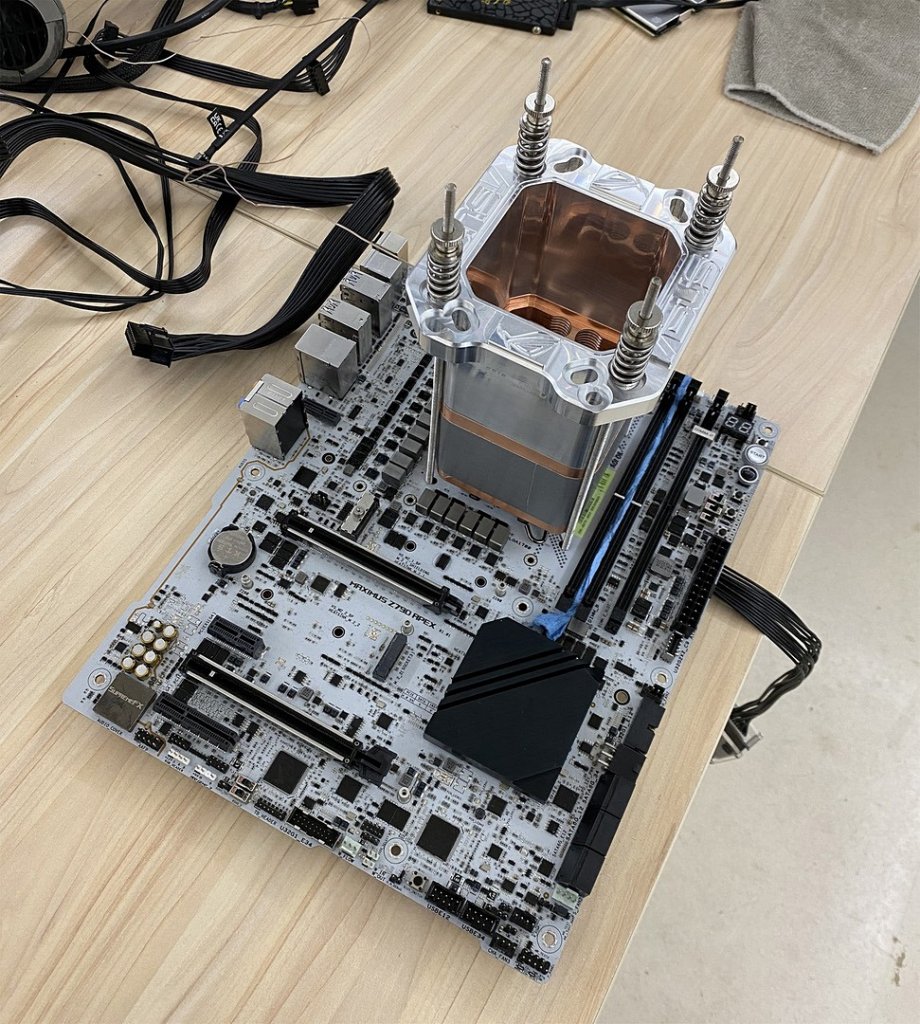 [21/10/2022] OC-Setup (Core i9-13900K & Asus Maximus Z790 Apex) von Safedisk