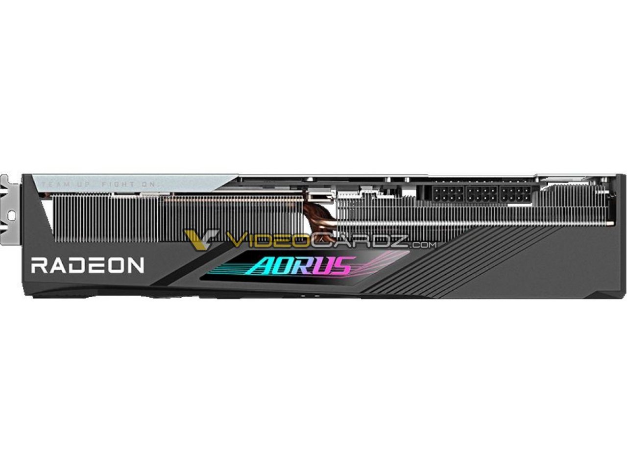 [10/12/2022] Gigabyte Radeon RX 7900 XTX Aorus Elite: Seitenansicht