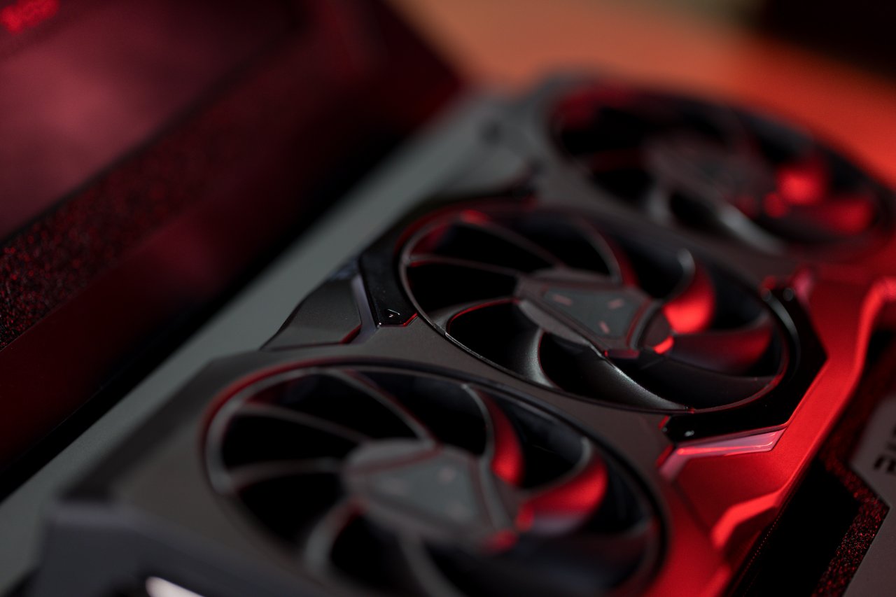 [08/12/2022] Radeon RX 7900 XT(X) vor dem Test: Raff zeigt die Referenzdesigns von AMD&nbsp; (7)