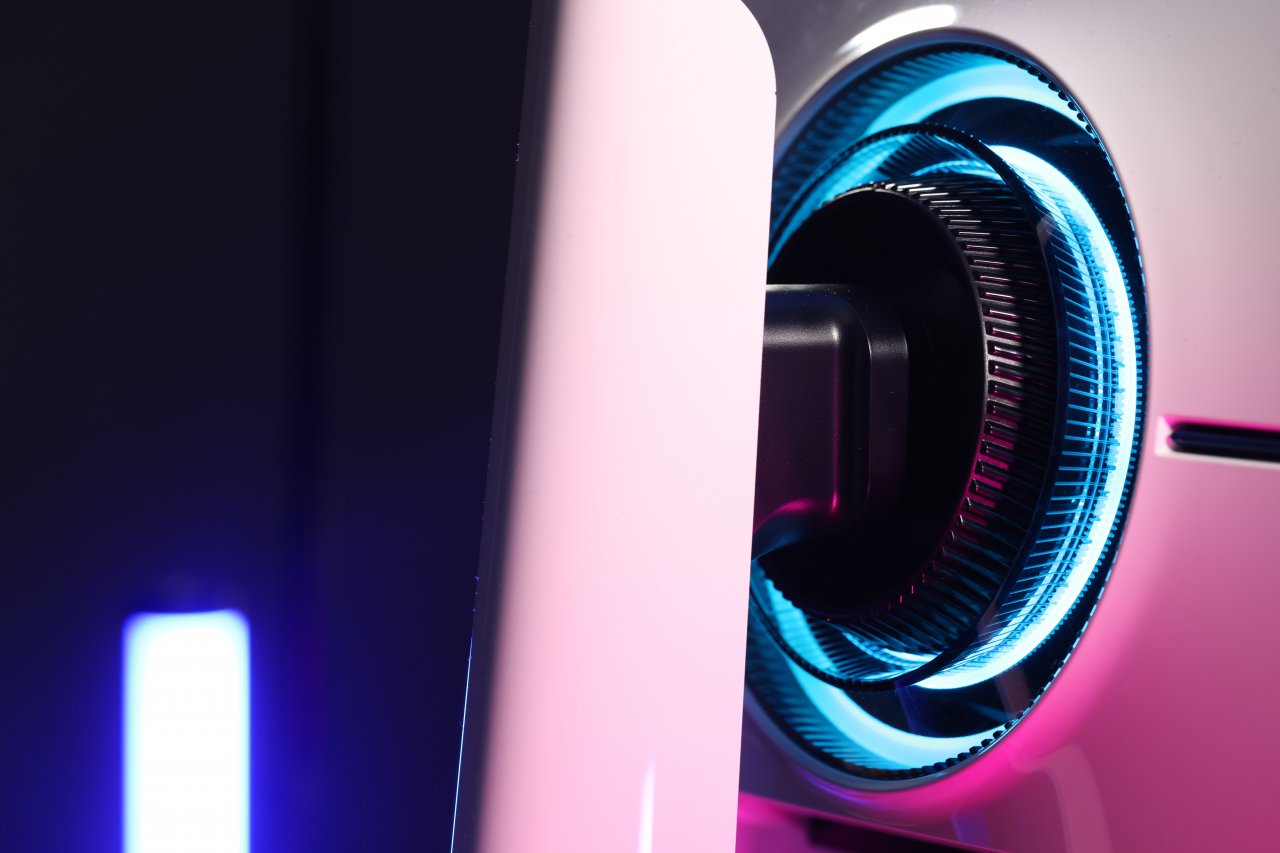 [22/12/2022] Samsung Odyssey Neo G8 G85NB (25)