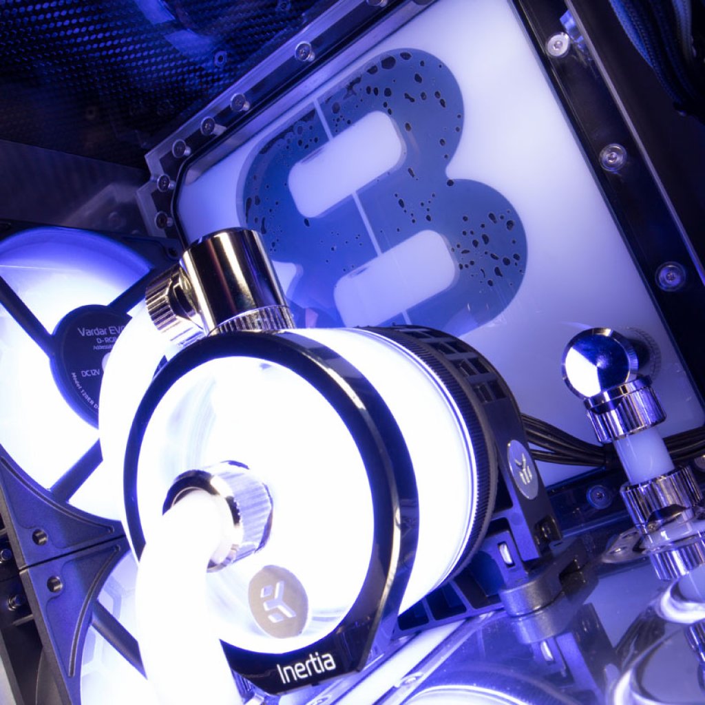 [25/01/2023] 8Pack Asteroid MK2: Kleiner Premium-PC mit RTX 4090 und Core i9-13900KS für 12.400 Euro (5)