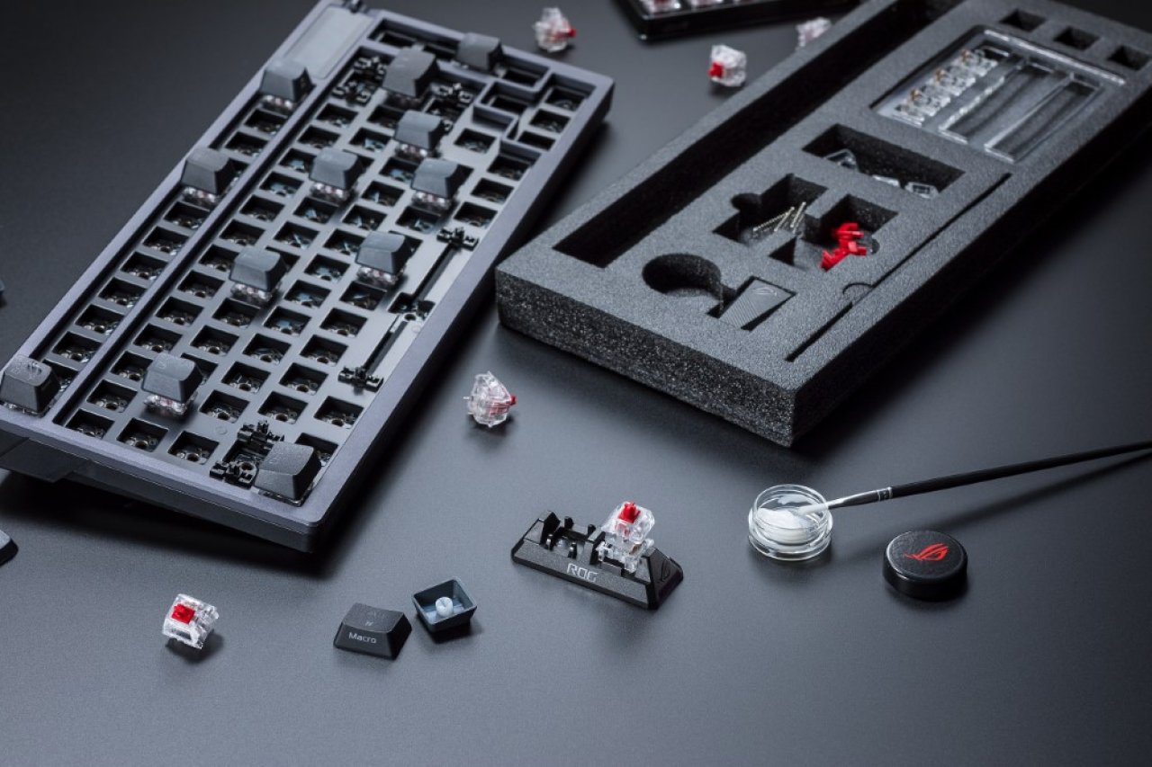 [05/01/2023] Asus ROG Azoth hat ein mitgeliefertes DIY Lube Kit