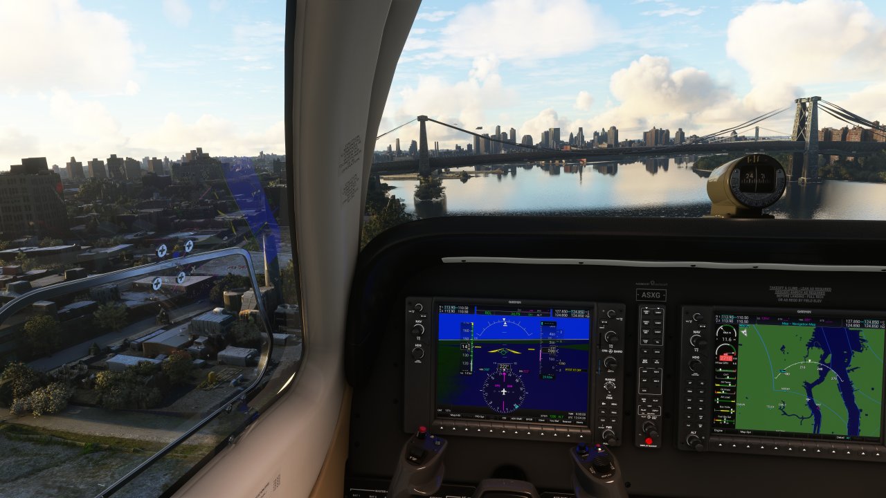 [23/01/2023] Microsoft Flight Simulator - Der Flight Sim und die Brücken. Während die Brücken über den East River weiter im Norden von der KI erstellt wurden, sind die bekannteren Übergänge weiter südlich händisch erzeugt. Hier die Williamsburg Bridge und die im Hintergrund zu sehende, weltbekannte Brooklyn Bridge. Der virtuelle Verkehr fährt trotz manueller Kunstfertigkeit dennoch die Träger hoch, nicht die eigentliche Fahrbahn entlang.
