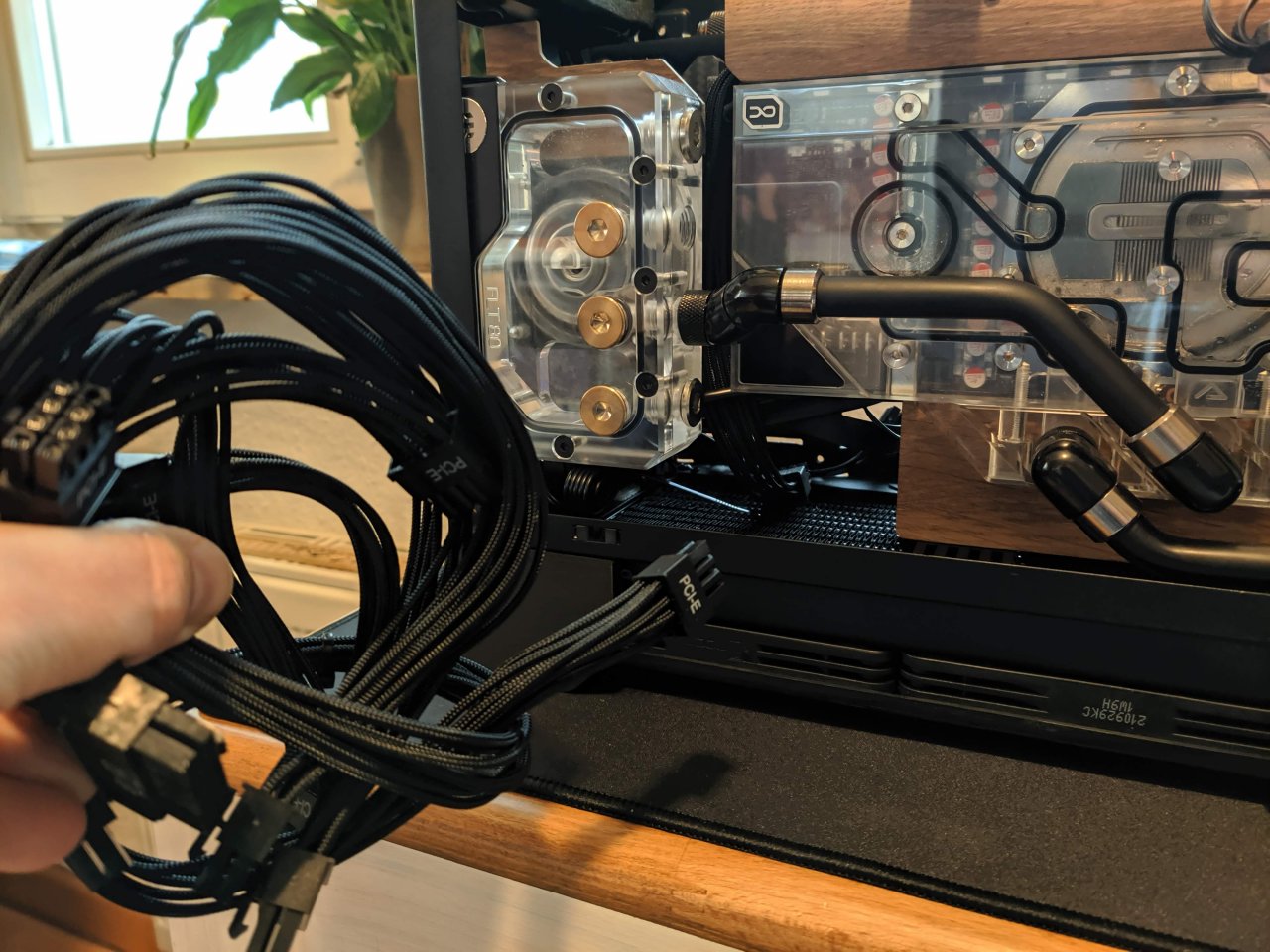 [11/01/2023] Projekt DanWooD Li: Coole Casemod mit Holz auf PCGH Extreme (12)