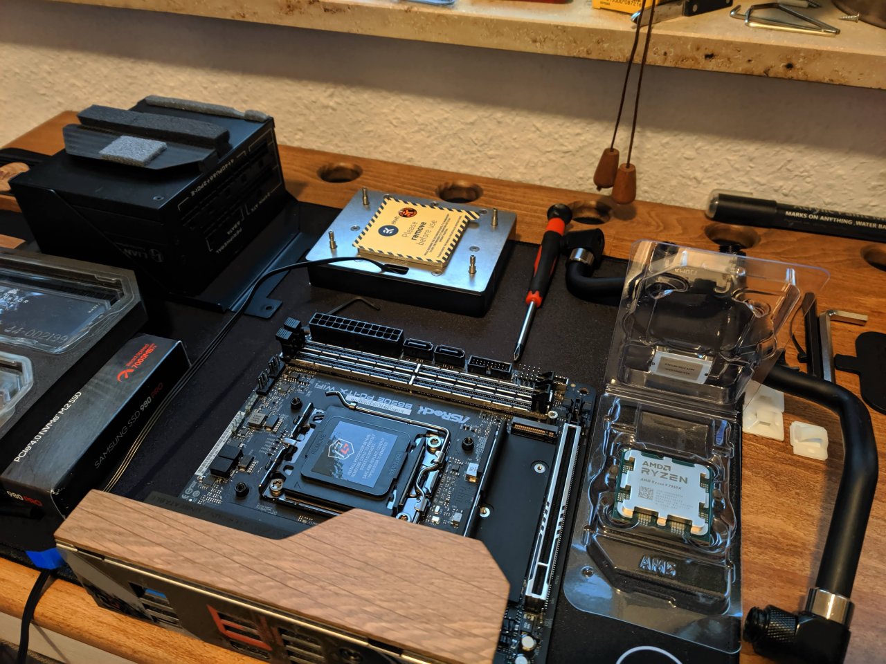 [11/01/2023] Projekt DanWooD Li: Coole Casemod mit Holz auf PCGH Extreme (10)