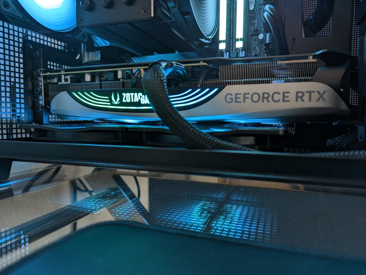 [02/03/2023] PC mit Platzproblemen bei einer RTX 4070 Ti von Ace&nbsp; (1)