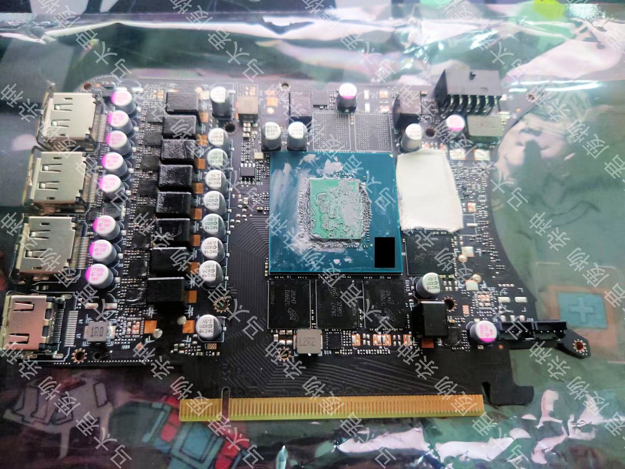 [16/03/2023] Geforce RTX 4070 Ti: Neue Bilder zu Nvidias nie erschienener Founders Edition
