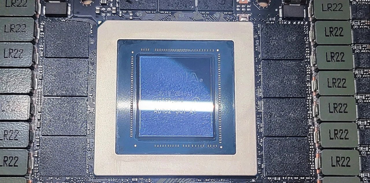 [09/03/2023] Geforce RTX 4090 Founders Edition mit AD102-301 aufgetaucht (2)