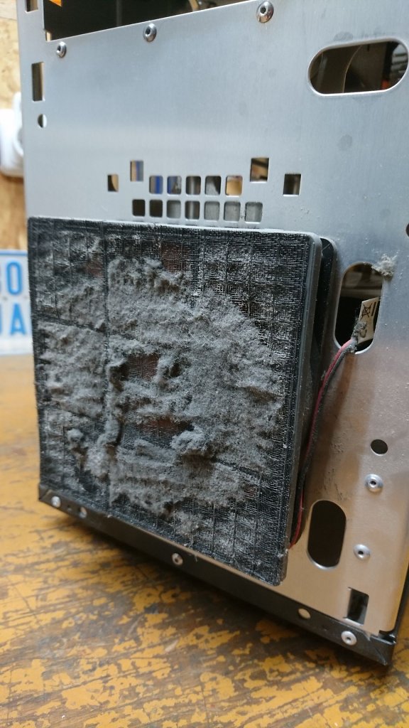 [27/04/2023] Komplett-PC aus eBay Kleinanzeigen, tatsächlich mein erster mit 
