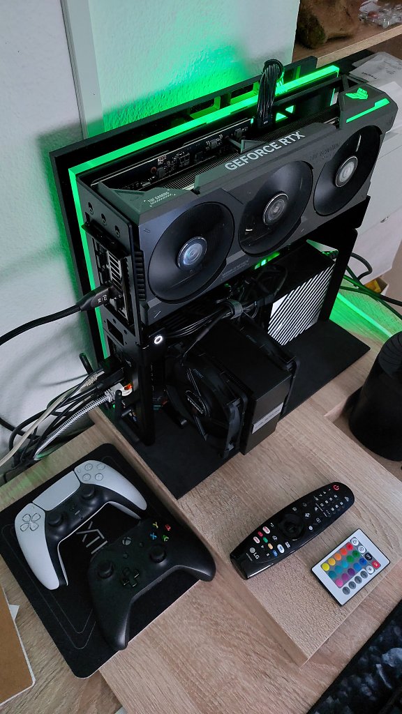 [06/04/2023] XTIA Xproto L Vertical-Unlimited GPU-RGB-MOD von HODENGNOM - mehr Informationen im Forum von PCGH Extreme&nbsp; (5)