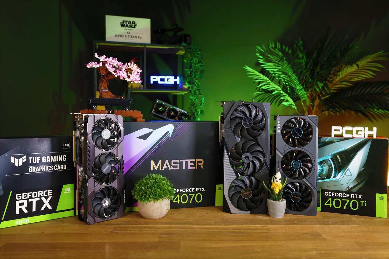 [21/04/2023] Praxis-Test: Kann man eine RTX 4070 zur Ti übertakten? Und welche GPU ist effizienter? Die Antwort lautet: Die RTX 4070 Ti ist mit Undervolting die Karte mit den meisten Fps pro Watt, und auch leistungstechnisch ist sie praktisch unerreicht (mit einer Ausnahme, siehe Ergebnisse). Die RTX 4070 zur RTX 4070 Ti hochzutakten, bleibt damit leider ein Traum.