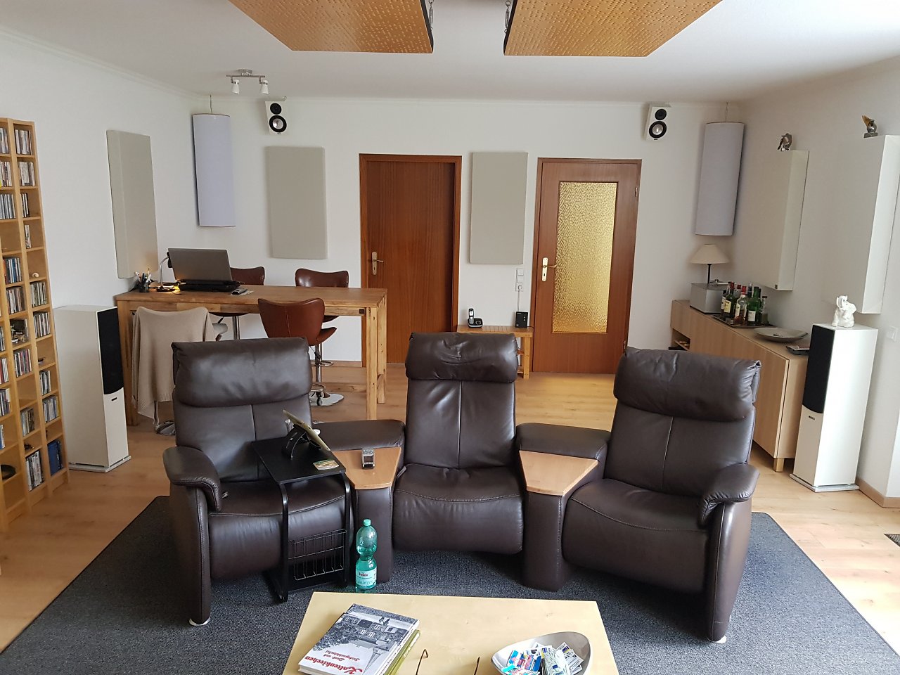 [12/05/2023] Hörraum 38 m² von MrGun_de- 85 Zoll LG, Onkyo TX-RZ1100, 2 x Heco The New Statement, Canton SUB 12.2, 2 x Canton GLE 476, 4 x Canton GLE 416, Mede8er MED800 X3D 4TB + 2 x 4TB extern, Panasonic DMR BST 720 + 500 GB extern.Cayin VP 100i, Naim HDX 2TB, Teddy Pardo XPS, Pro-Ject X1, Ortofon 2M Black, Pro-Ject Tube Box S2,Hifiman HE-560, Pioneer U-05,Pro-Ject VC S2. (2)