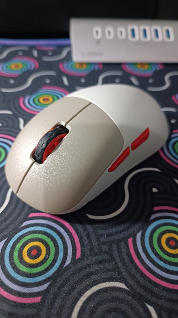 [25/05/2023] Ein neuer Nager musste auch sein. M8 Wireless in der Retro Version. von gh0st76&nbsp; (2)