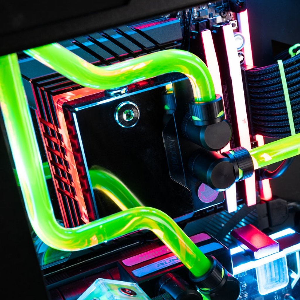 [24/05/2023] KMS Night Runner: Das steckt im Cyberpunk-Komplett-PC für 9.000 Euro (3)