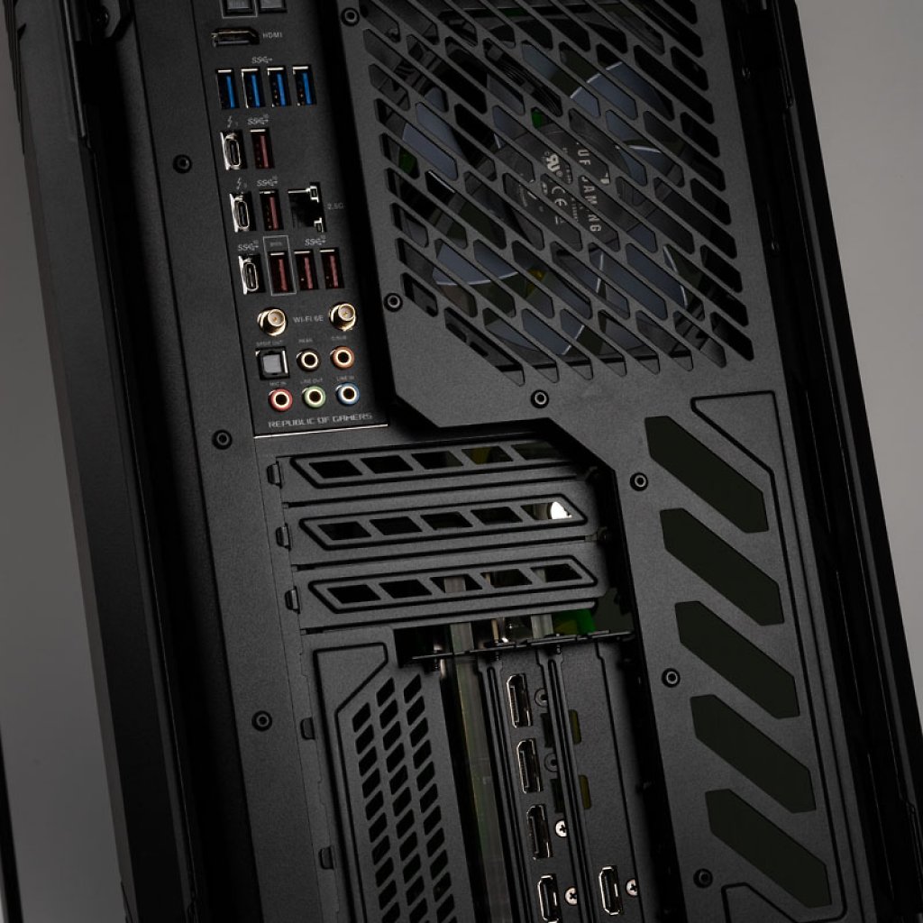 [24/05/2023] KMS Night Runner: Das steckt im Cyberpunk-Komplett-PC für 9.000 Euro (6)