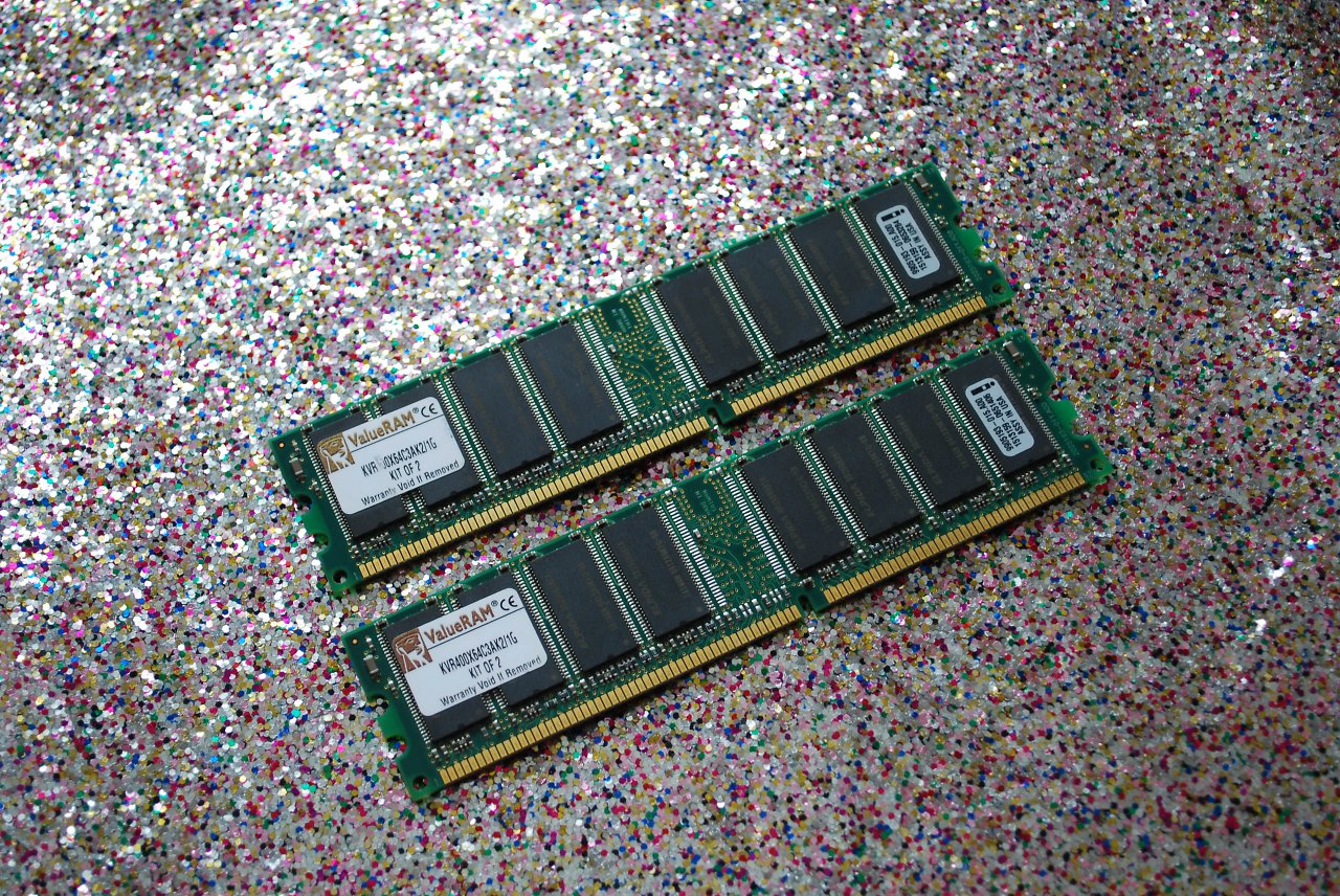 [19/05/2023] Kingston DDR400 1 GiB von GxGamer. Er schreibt: 