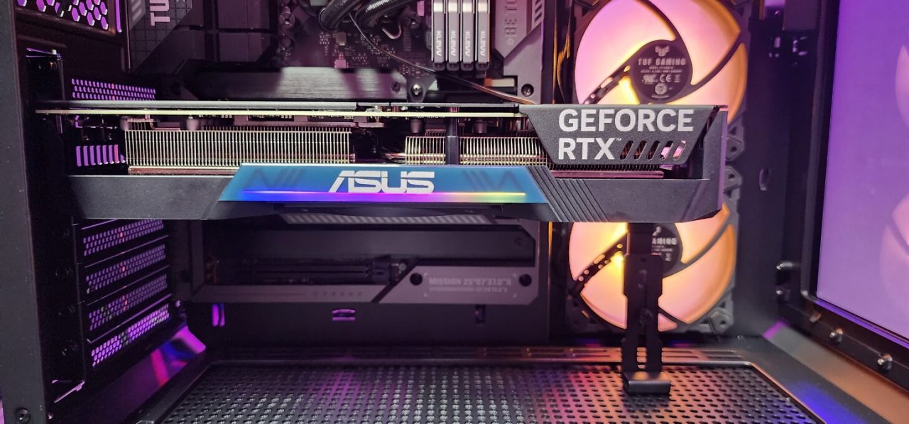 [29/05/2023] Asus Geforce RTX 4070 Megalodon