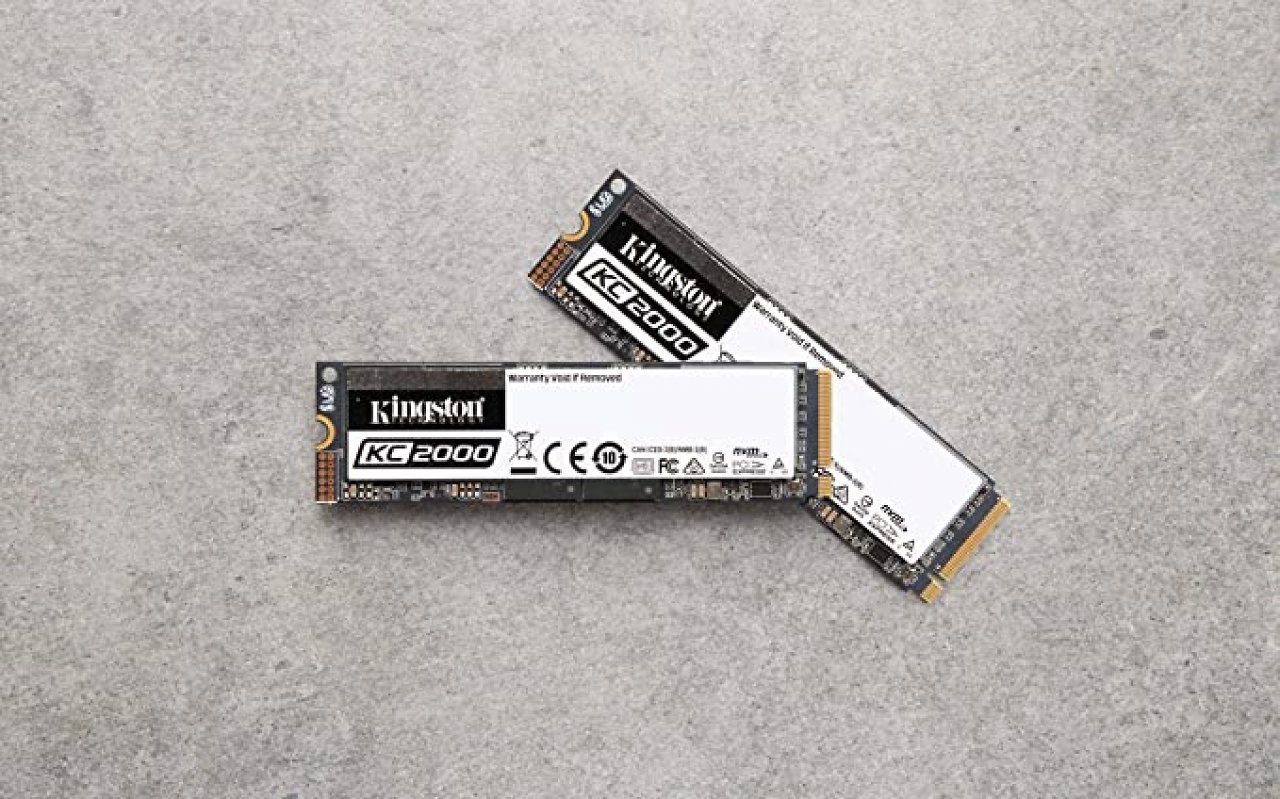 [11/05/2023] In der Firmware zur KC2000-SSD von Kingston wurde ein ungewöhnlicher Fund entdeckt: Aus einem unbekannten Grund hat sich hier ein Coldplay-Song versteckt.